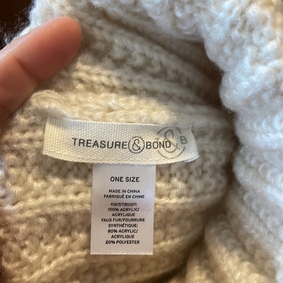 Treasure & Bond Pom beanie - Picture 3 of 3